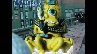 Video thumbnail of "super furry animals - chewing chewing gum.wmv"