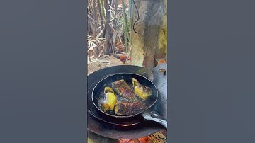 Cá trê chiên mắm gừng. #quehuong #buacomque