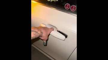 Replacing battery in sport key fob xc90 key battery