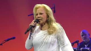 Sylvie Vartan's Thank You, Finale, and Farewell on January 26, 2025, at the Palais des Congrès