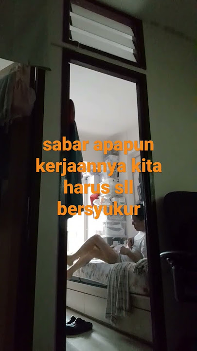 Pembantu selesai perkosa majikanya di kamar mandi.pakekan bajunya dgn kasih sayang
