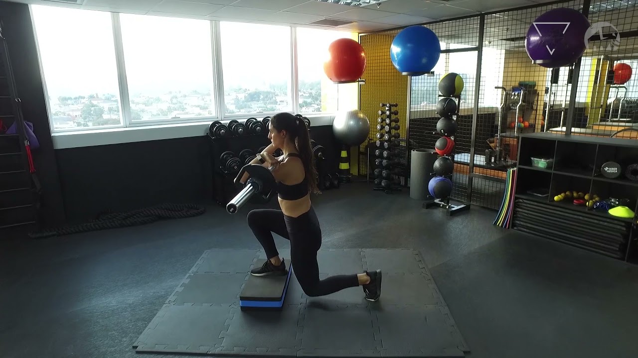 Barbell Front Alternating Reverse Lunge Front Foot Elevated - YouTube