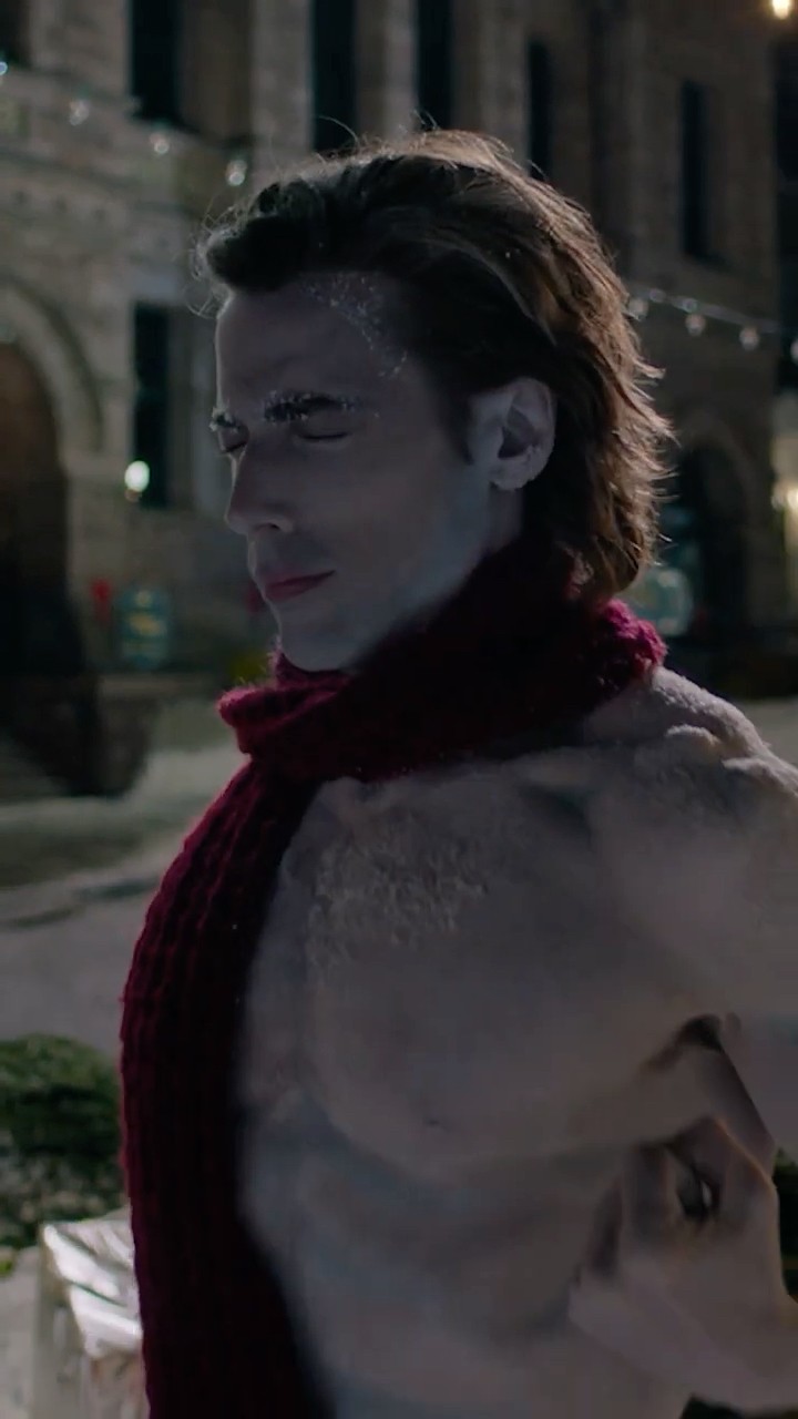 THE MAGICAL HOT SNOWMAN ROM-COM HAS ARRIVED. ? Hot Frosty is now playing!