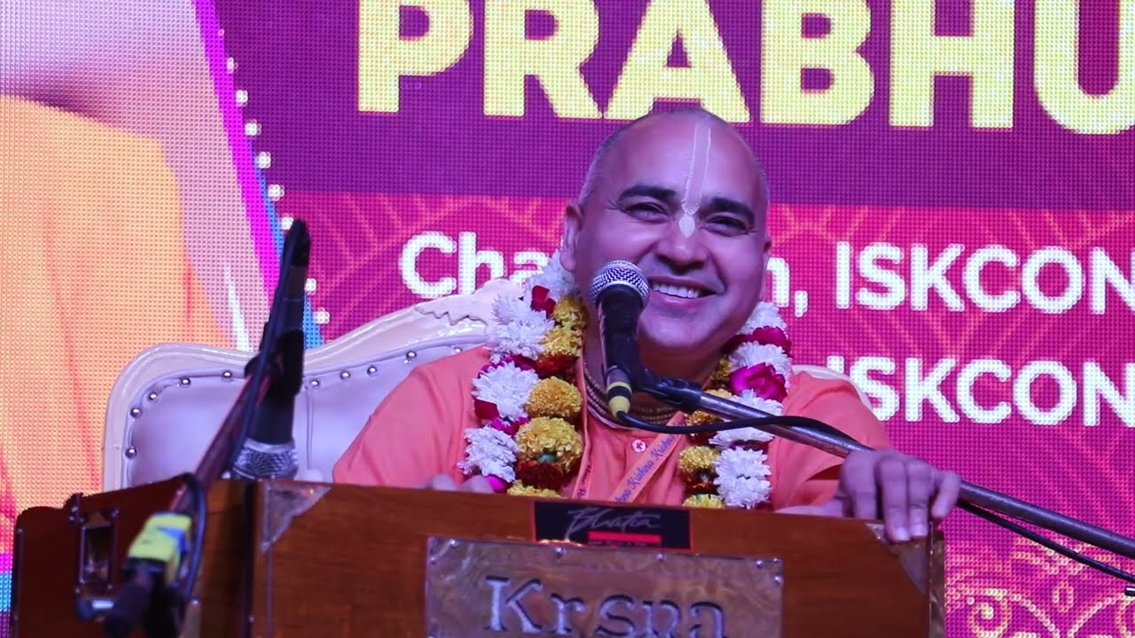 गिरिराज जी के समक्ष हजारों भक्तों के साथ कीर्तन || Kirtan || Samplava Govardhan 2023 @SundarGopalDas