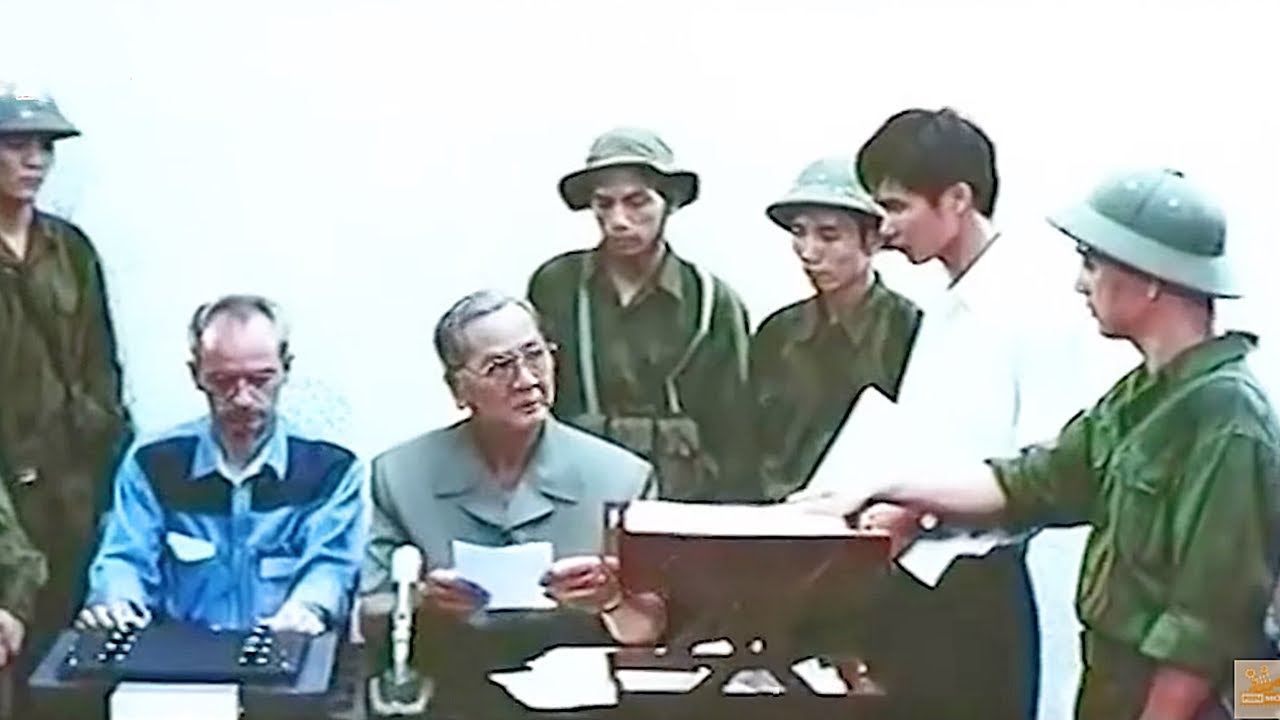 Toàn Cảnh Tổng Thống Dương Văn Minh Tuyên Bố Đầu Hàng 30/4 - Phim Lẻ Chiến Tranh Việt Nam Mỹ Hay