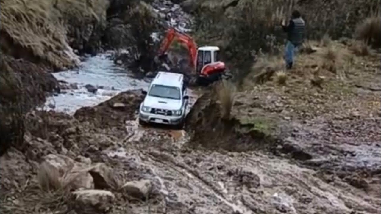 Nos Arriesgamos Viajar Por esta Carretera Peligrosa / Conchucos