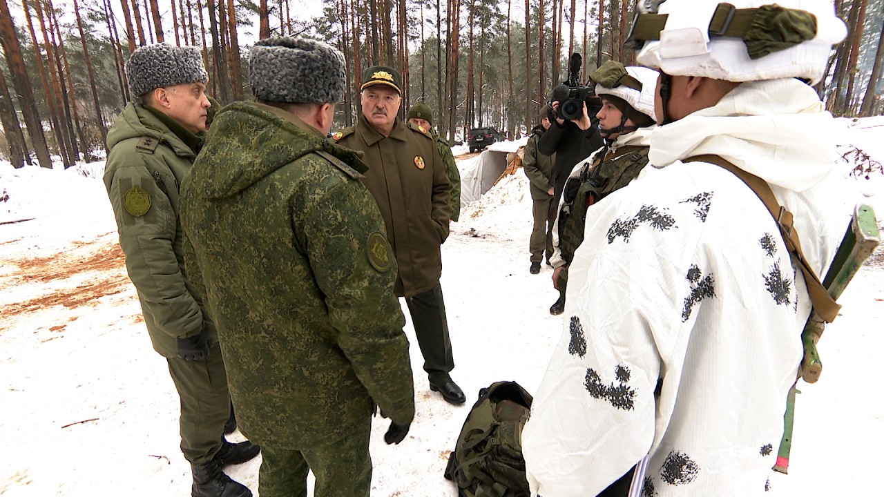 Лукашенко на полигоне: Тебя как грушу будем трясти! Ты Минск защищаешь!