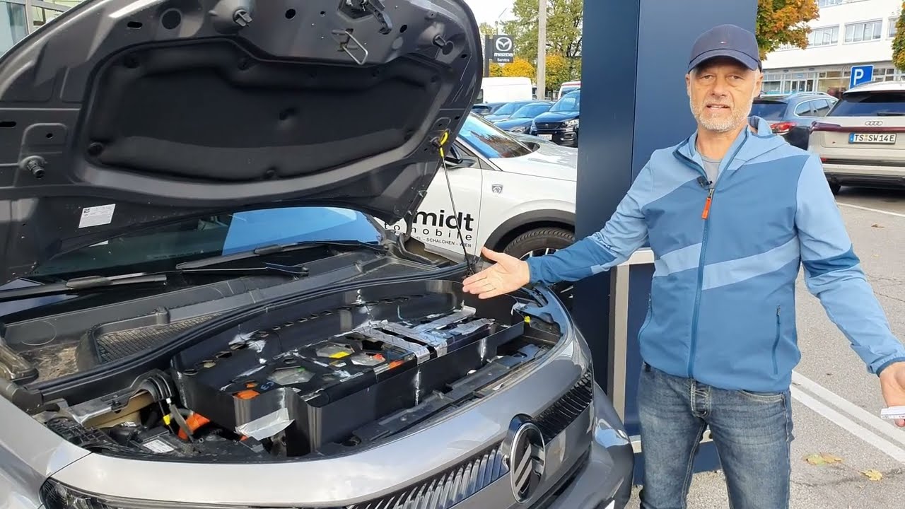 So groß wird der vordere Kofferraum (Frunk) im Citroën ë-C3 werden!!! Firma Frunk.at