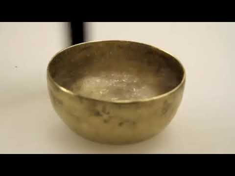 Singing bowl + water | PS Clips - YouTube