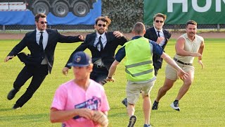 Storming the field during a game WITH SECURITY to protect me screenshot 5