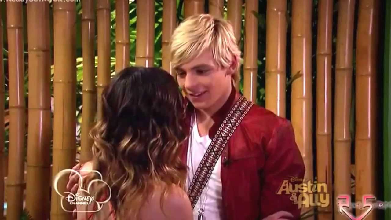 Austin & Ally - "Kiss" Scene - YouTube.