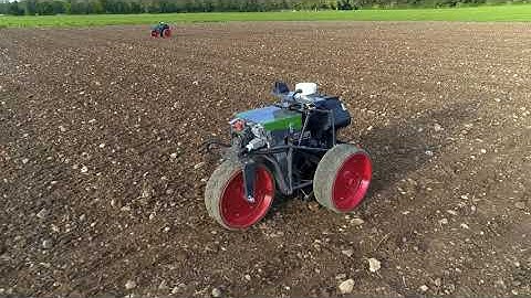 Fendt demonstrates new Xaver field robot