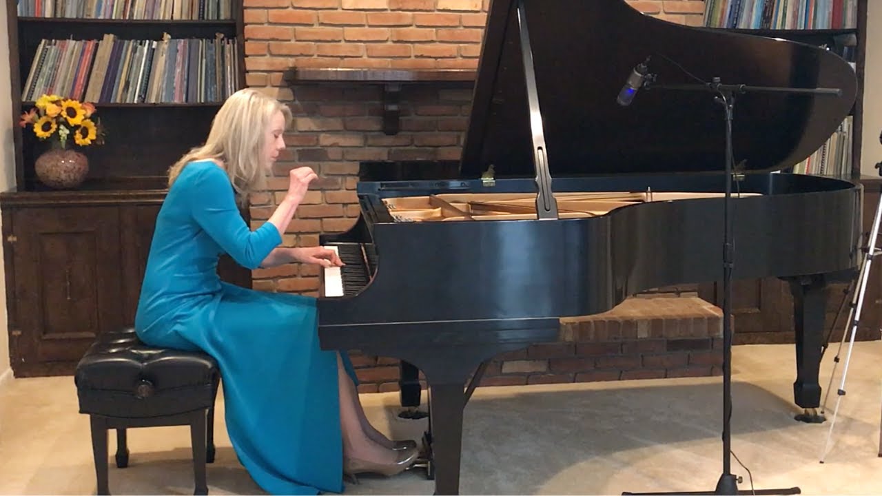Claude Debussy - Le Vent dans la Plaine Caroline Oltmanns, piano Claude Debussy - Le Vent dans la Plaine Caroline Oltmanns, piano