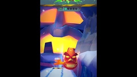 Crash On The Run- Defeat Py-ro (Gameplay)