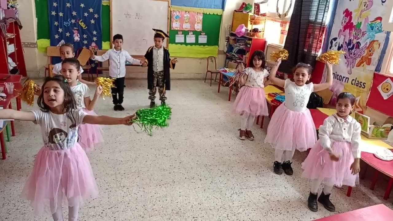 استعراض ورا كل نجاح لاطفال كي جي 2