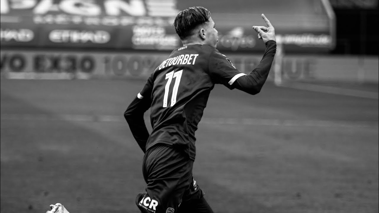 Mathys Detourbet vs Pau FC 