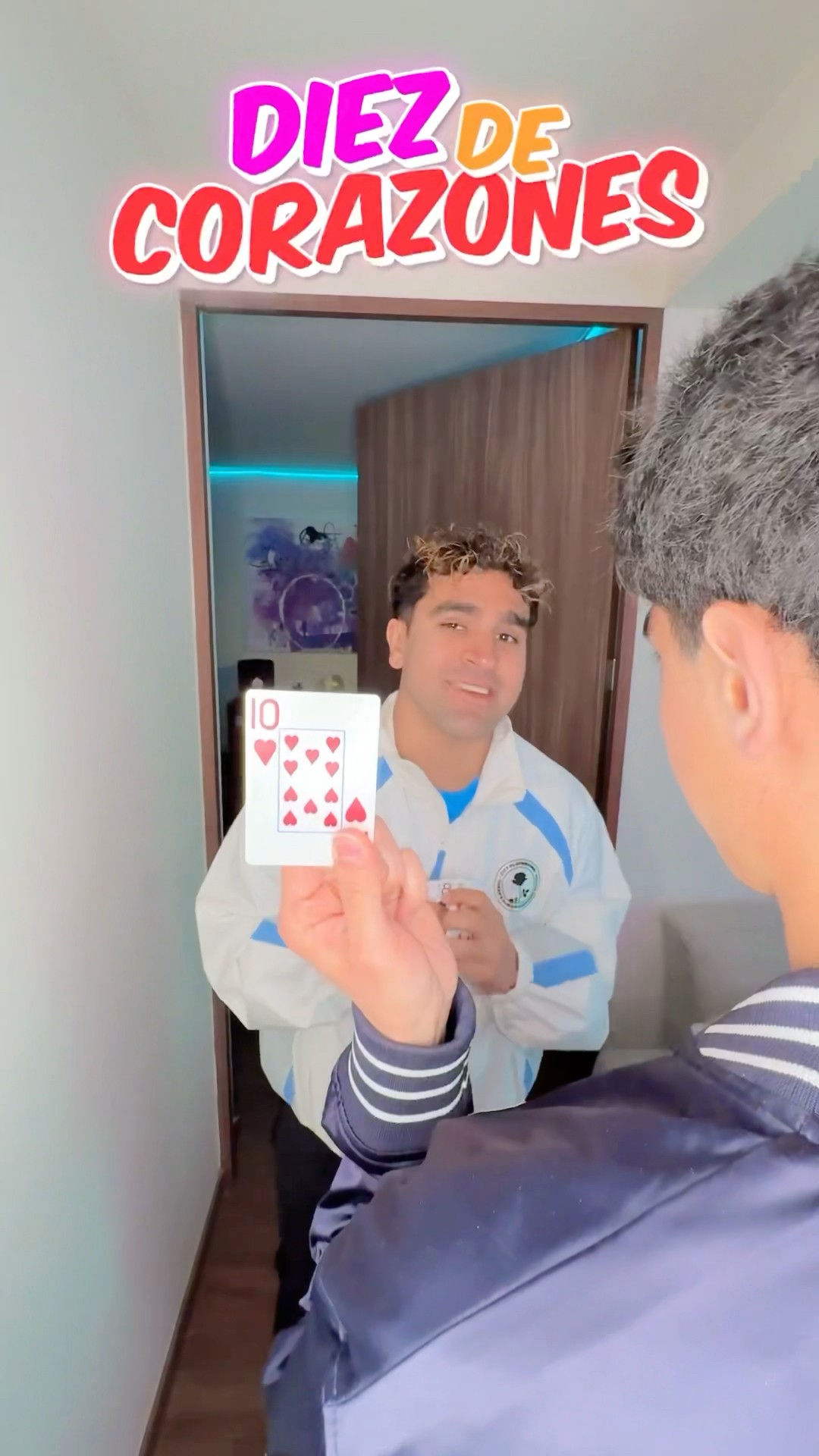Adivina la carta de tus amigos con este truco de magia????‍?