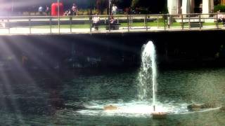 Cityscape - Relaxing Fountain in HD at IFSC Dublin screenshot 2