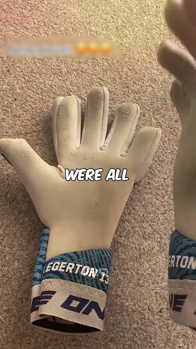 Why Buffon's gloves were damaged 🤯