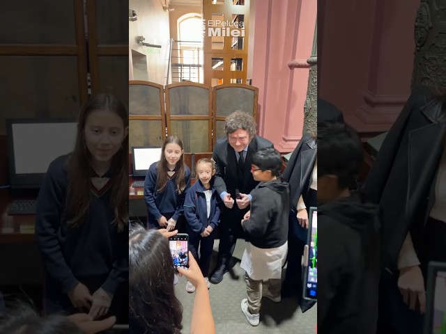 Milei: “Sigan estudiando, sigan siendo grandes compañeros y sigan siendo el orgullo de sus colegios”