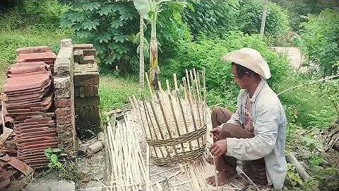 DIY Craft: How to Weave a Traditional Farm Basket _FarmersLife _Shorts
