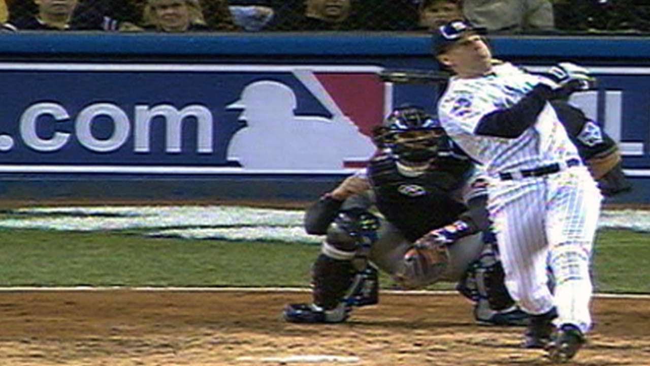 WS2000 Gm2: Brosius' homer gives Yanks 3-0 lead