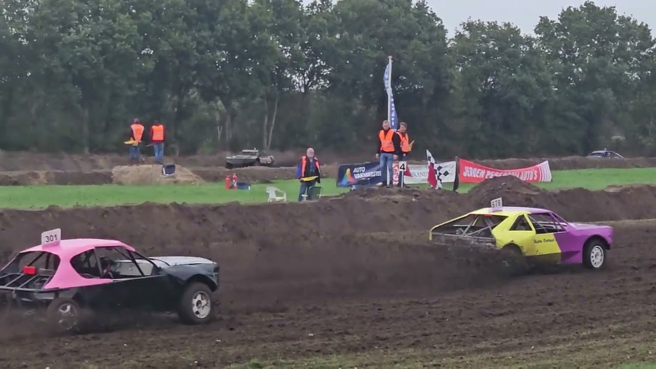 Patrick Sintebin en leo Sintebin samen op de zandbaan,  vrijestandaard racing