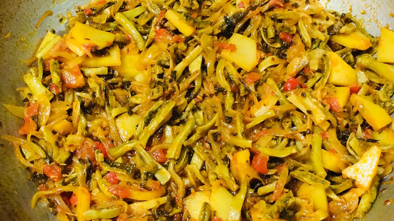 Aloo Karele Ar Pyaz ki Sabzi | Bitter Gourd And Onion Recipe | - YouTube