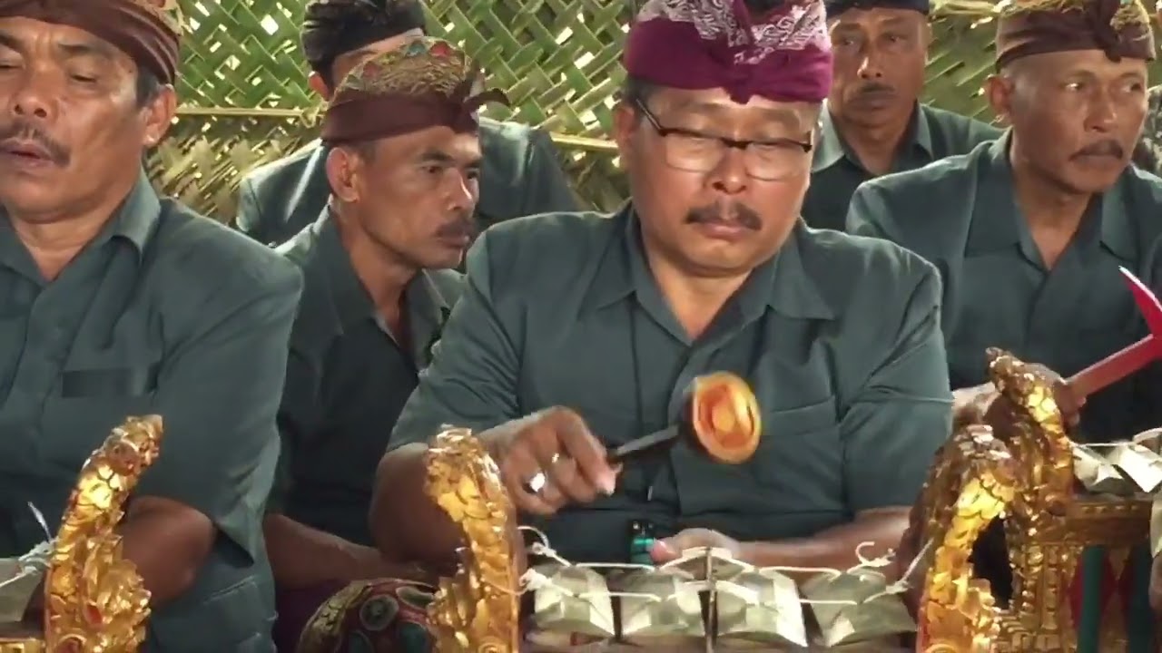 Tabuh Angklung bersama (Dek Yas dkk) Sekeha Angklung Unusan, Gobleg-Buleleng