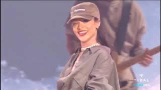Rihanna - Kiss It Better (Live at Made in America 2016)