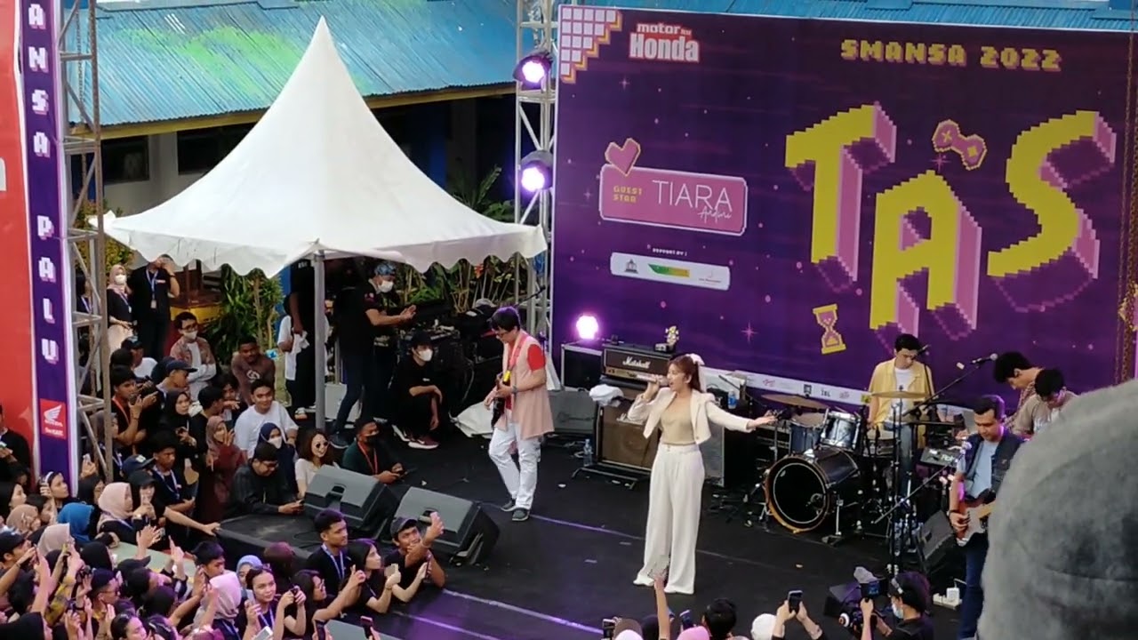 Artis Tiara Andini, Pukau Masyarakat Kota Palu Dalam Perayaan HUT Ke-64 Tahun SMA Negeri 1 Palu