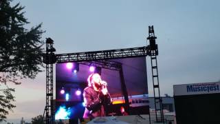 Watch Coleman Hell Thumbalina video