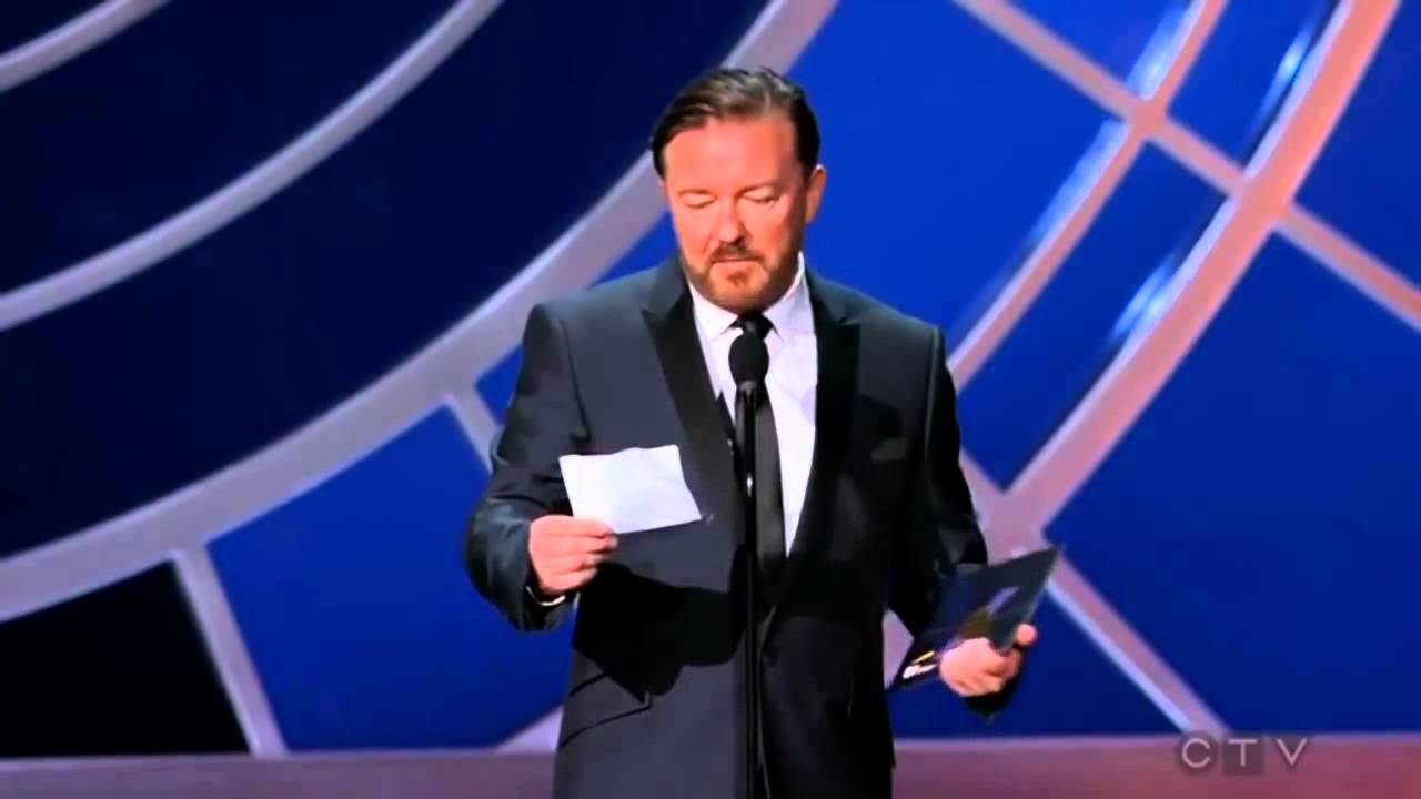 Ricky Gervais legge il suo discorso dopo aver perso agli Emmy Award