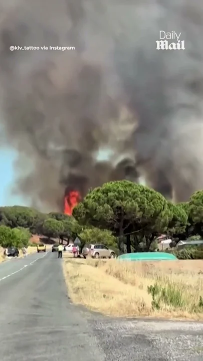 Thousands FLEE Europe as wildfires spread