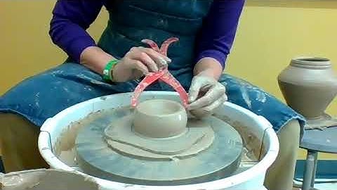 Throwing a Lidded Jar   Part 3 Upside Down Lid with a Flange