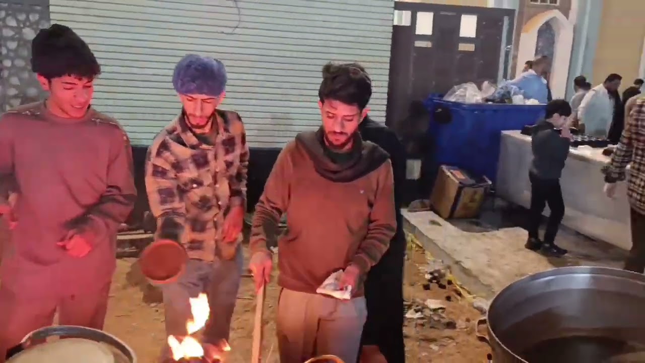 خدمه المولى ابو الفضل العباس موكب العتبه العباسيه المقدسه طريق النجف وجبه افطار شهر رمضان المبارك