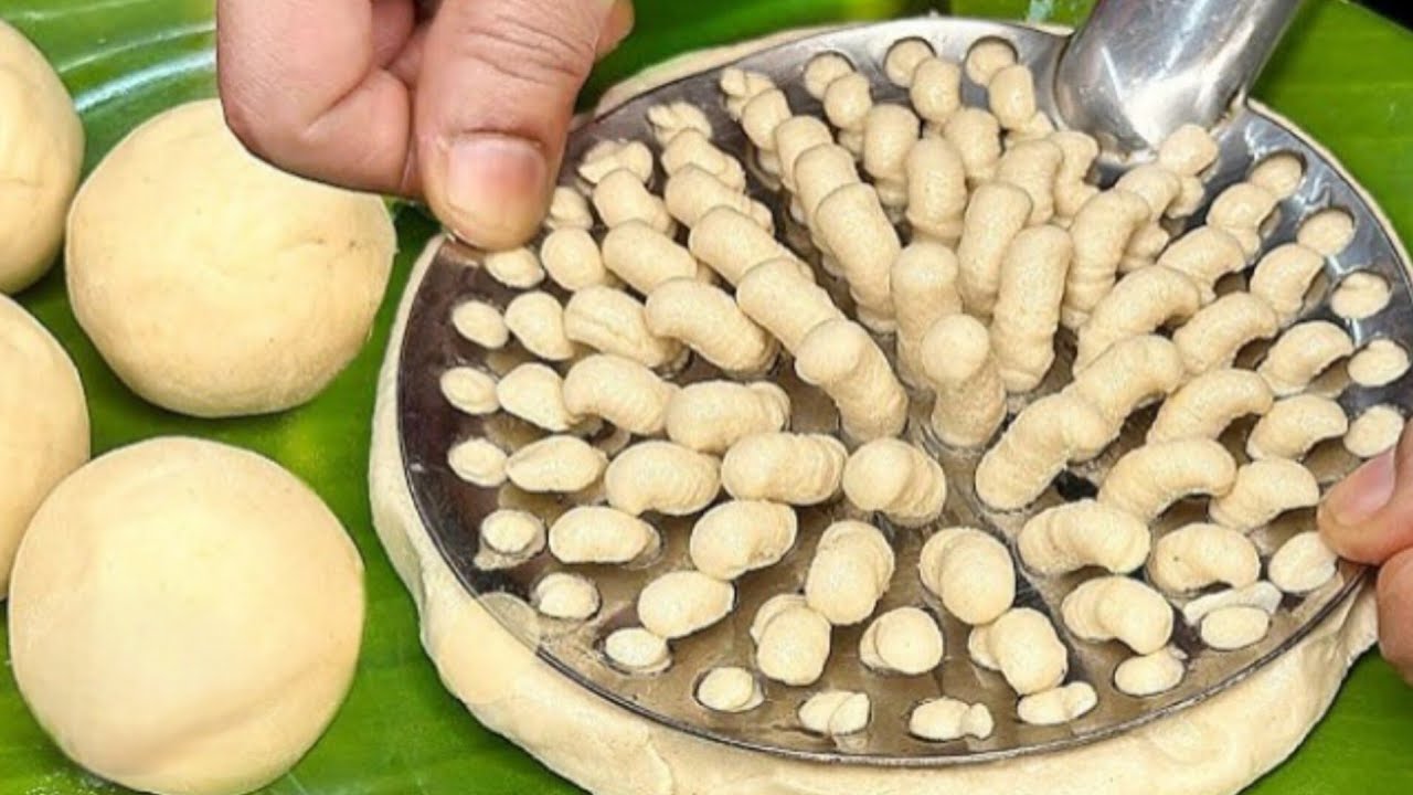 হাতের কাছে থাকা ছান্তা দিয়ে যে এতো সুন্দর পিঠা বানানো যায় আগেও জানতাম না একবার দেখলে যে কেউ পারবে