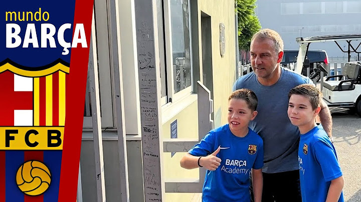 BARÇA | Barça coach Hansi Flick has been acclaimed upon his arrival at the Ciutat Esportiva.