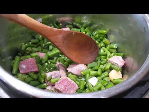 فيديو: لحم مع الفاصوليا الخضراء والفلفل في قدر