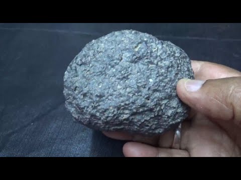 حجر البازلت الناري البركاني Basalt