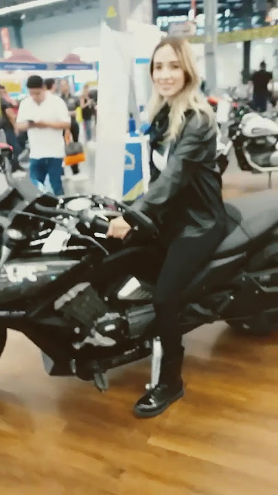 Bela Edecan #edecan #motorcycle #fye