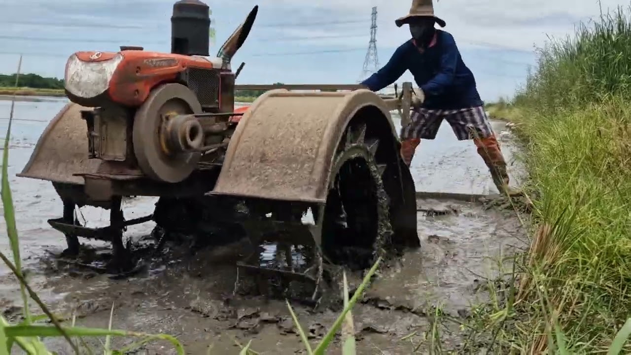 #กล่องรากดิน #รถคูโบต้า #รากเลน #รถไถนา  #ปรับหน้าดิน #วิถีชาวนา  EP1