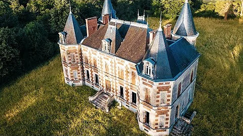 Abandoned Killers Mansion We Found An UNSOLVED MYS...