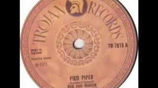 BOB & MARCIA Pied Piper 1971 chords