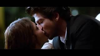 Shahrukh Khan 'Attacks' Anushka! Hottest Kissing Scene Ever! #anushkasharma #srk#bollywoodkissing