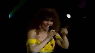 Verónica Castro - Que Se Vaya a La Parranda (Video Oficial)