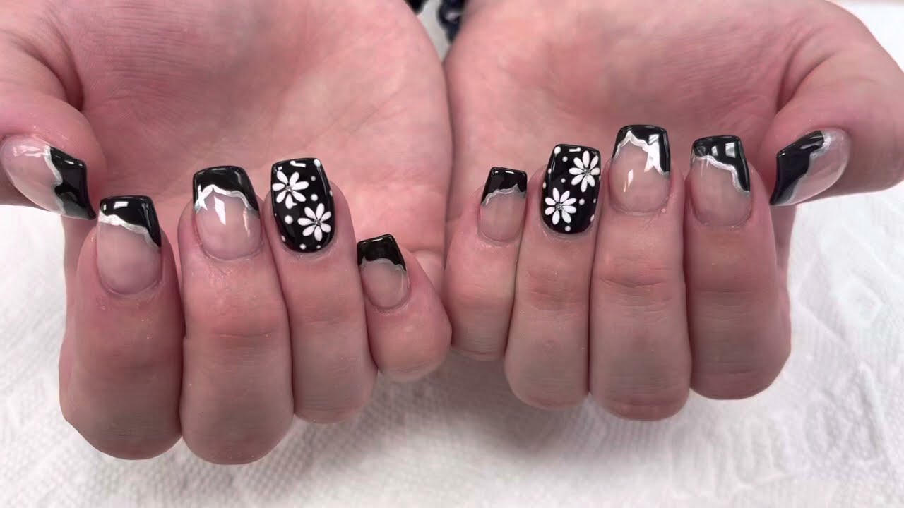 Tuyển chọn 200 mẫu nails white and black được yêu thích nhất