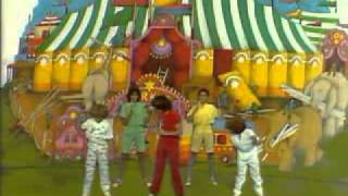 Video thumbnail of "Parchis - la magia del circo"