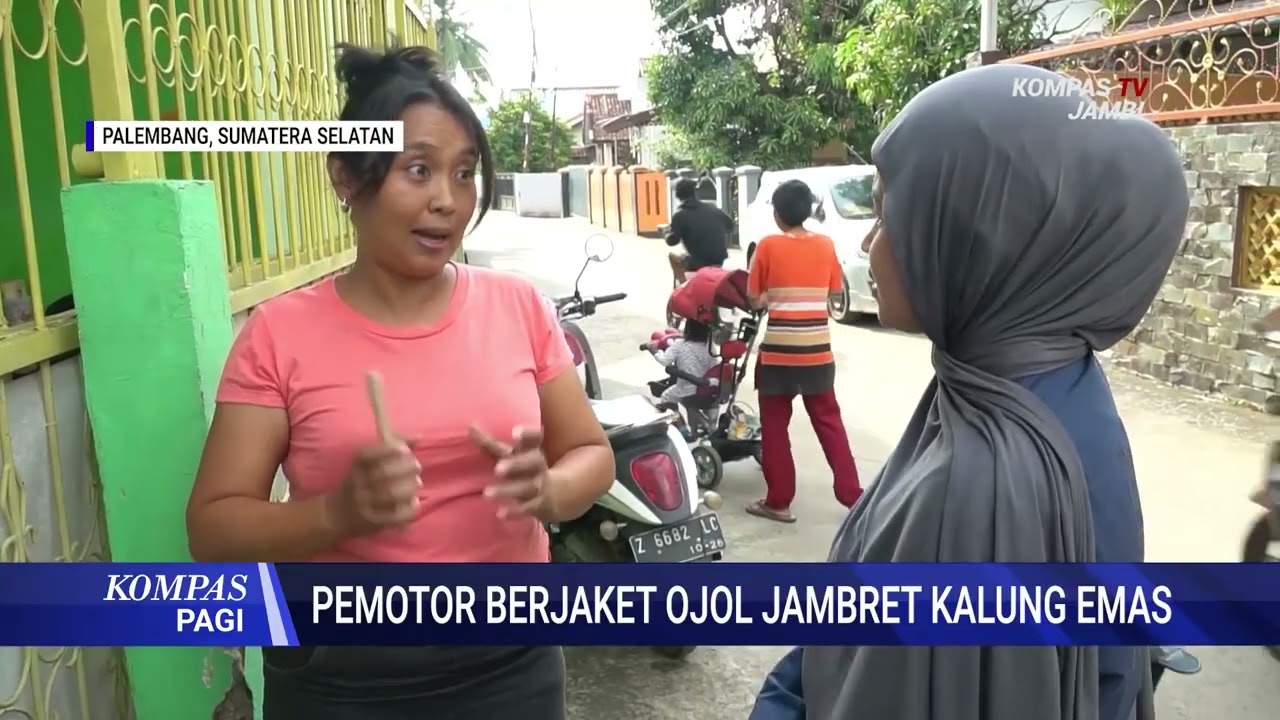 Мотоциклист в куртке сорвал золотое ожерелье