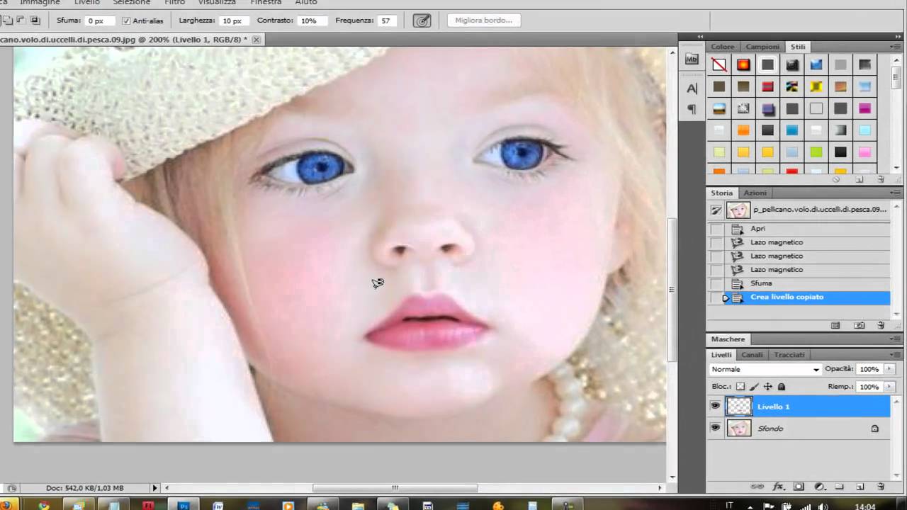 Tutorial shop immagine in bianco e nero con particolari a colori